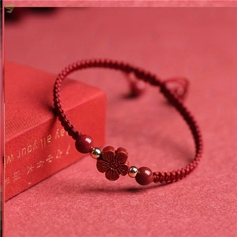 Плетеный браслет Lucky Red из  – обзор и цена Red Clover Flower